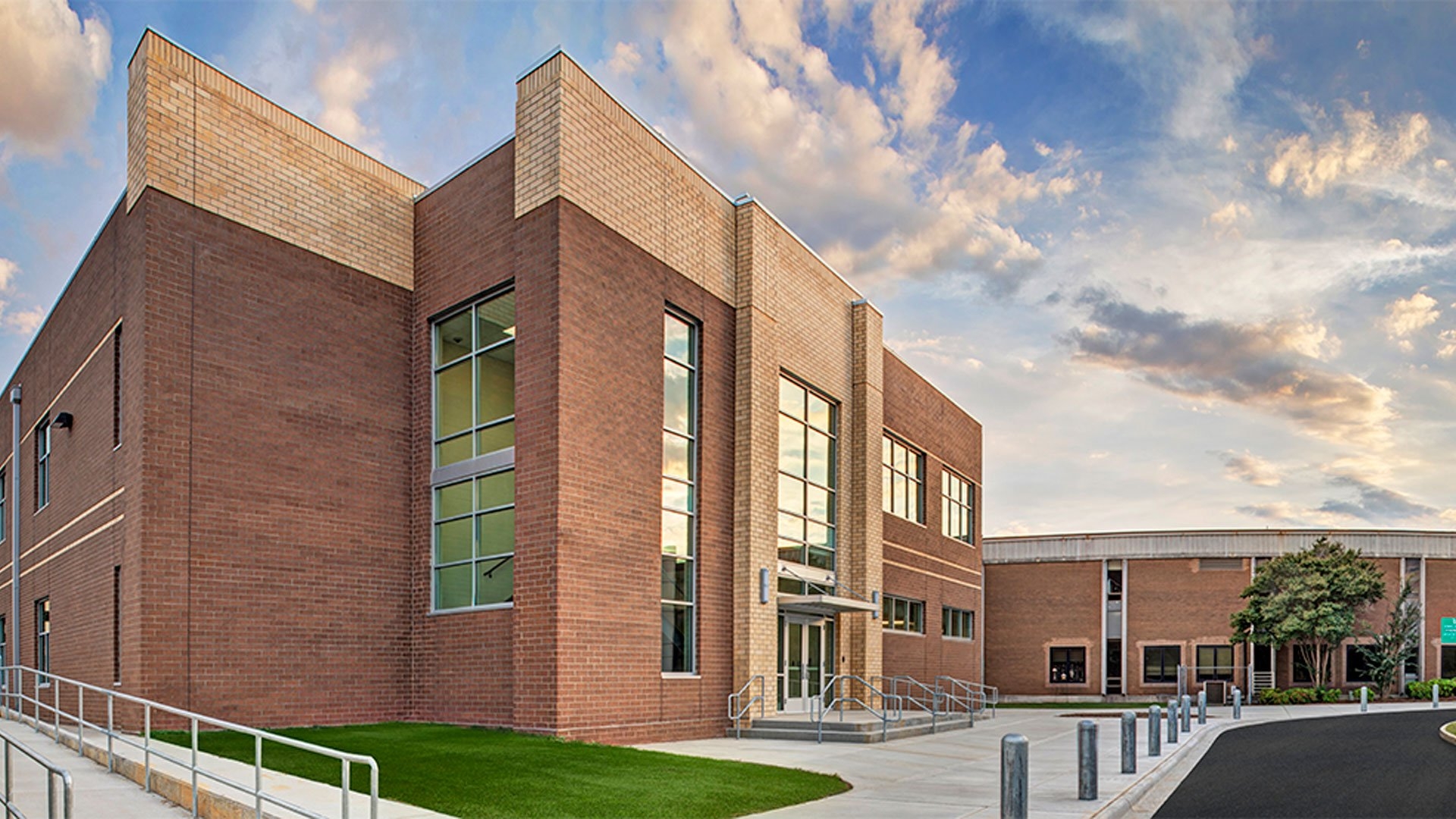 Olympic High School Charlotte Mecklenburg Schools McMillan Pazdan Smith Architecture