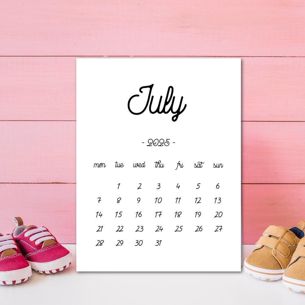 July 2025 Light Pink BG Calendar